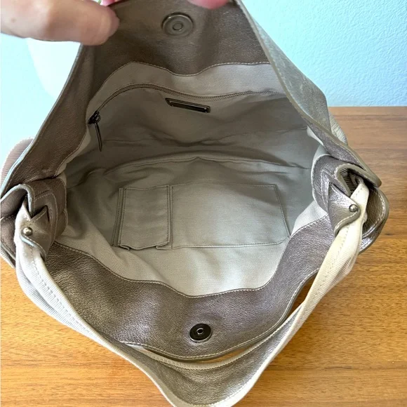 ♦️SOLD♦️ Salvatore Ferragamo Metallic Gold Beige Leather Bow Hobo Bronze Bag - Picture 9 of 16